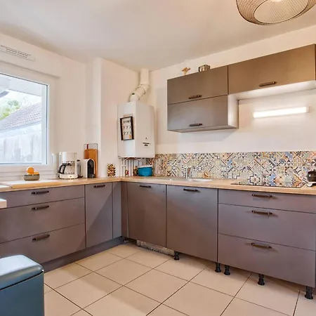 Familial A 250m Du Golf Et De La Plage, Parking Inclus - - Fr-1-788-16 * Varaville