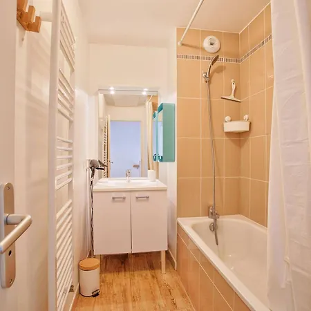 Apartamento Familial A 250m Du Golf Et De La Plage, Parking Inclus - - Fr-1-788-16