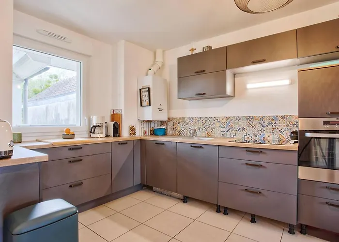 Familial A 250m Du Golf Et De La Plage, Parking Inclus - - Fr-1-788-16 * Varaville